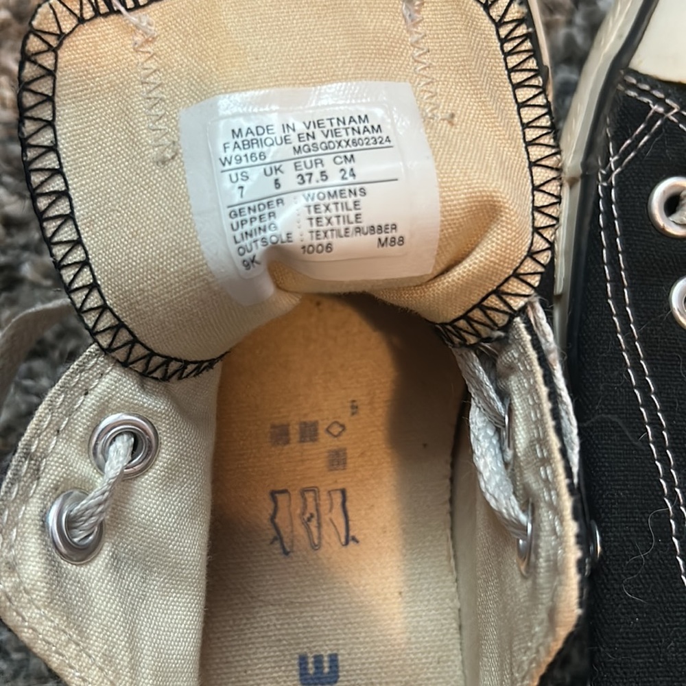 Converse Chucks - image 2